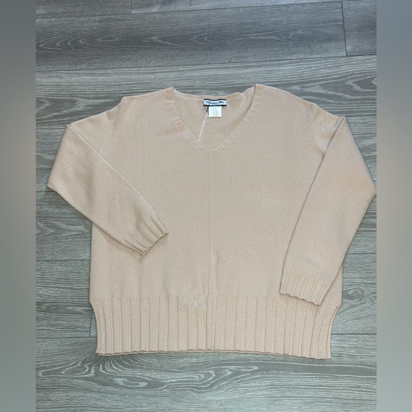 Women’s sweater - Picture 2 of 5